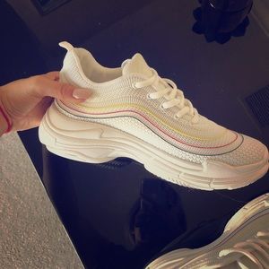 Steve Madden memory sneaker